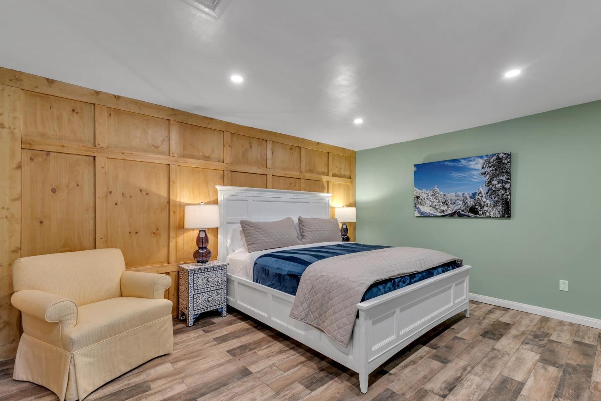 Deluxe Room (2 Adults + 1 Child)